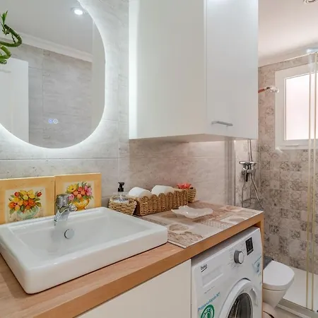 Charming With A Balcony In Gran Playa *