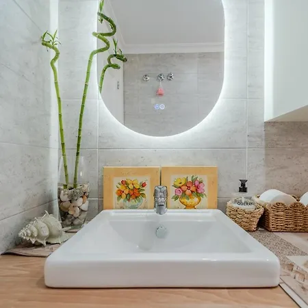 Charming With A Balcony In Gran Playa
